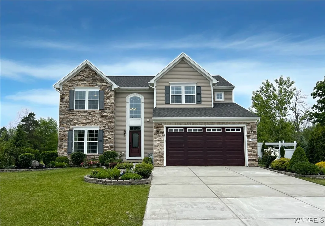 5046 Woodway Court, Hamburg, New York 14075, Hamburg, New York 14075, 4 Bedrooms Bedrooms, 9 Rooms Rooms,2 BathroomsBathrooms,Residential,Closed,5046 Woodway Court, Hamburg, New York 14075,B1613615