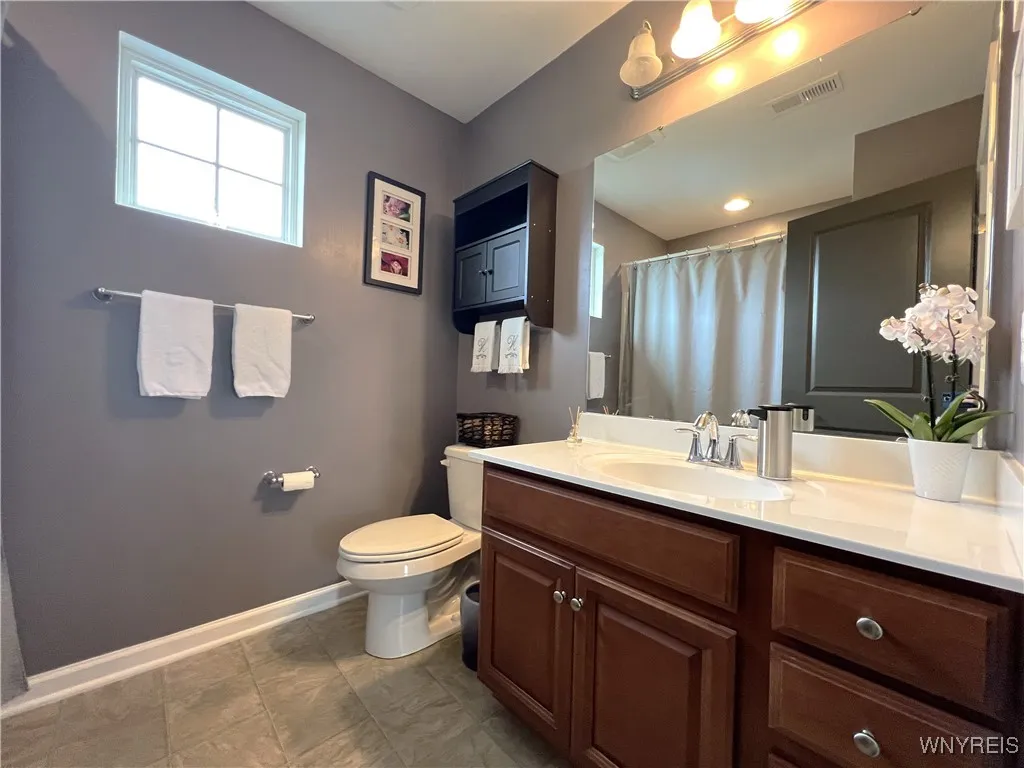 5046 Woodway Court, Hamburg, New York 14075, Hamburg, New York 14075, 4 Bedrooms Bedrooms, 9 Rooms Rooms,2 BathroomsBathrooms,Residential,Closed,5046 Woodway Court, Hamburg, New York 14075,B1613615