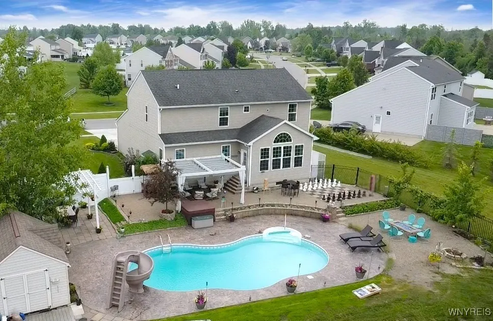 5046 Woodway Court, Hamburg, New York 14075, Hamburg, New York 14075, 4 Bedrooms Bedrooms, 9 Rooms Rooms,2 BathroomsBathrooms,Residential,Closed,5046 Woodway Court, Hamburg, New York 14075,B1613615