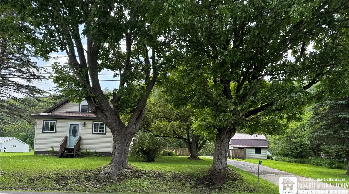 5757 Route 98, Great Valley, New York 14741, Great Valley, New York 14741, 3 Bedrooms Bedrooms, 8 Rooms Rooms,1 BathroomBathrooms,Residential,Closed,5757 Route 98, Great Valley, New York 14741,0,R1613572