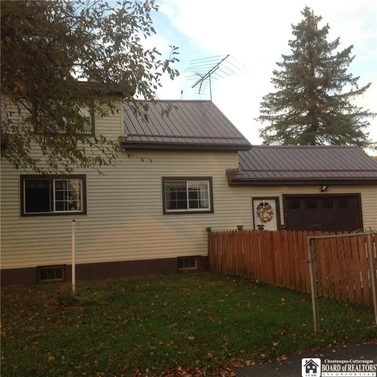 5757 Route 98, Great Valley, New York 14741, Great Valley, New York 14741, 3 Bedrooms Bedrooms, 8 Rooms Rooms,1 BathroomBathrooms,Residential,Closed,5757 Route 98, Great Valley, New York 14741,0,R1613572