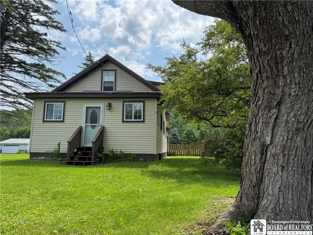 5757 Route 98, Great Valley, New York 14741, Great Valley, New York 14741, 3 Bedrooms Bedrooms, 8 Rooms Rooms,1 BathroomBathrooms,Residential,Closed,5757 Route 98, Great Valley, New York 14741,0,R1613572