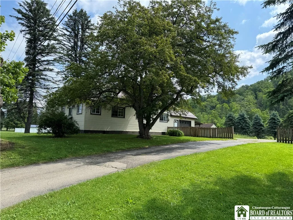 5757 Route 98, Great Valley, New York 14741, Great Valley, New York 14741, 3 Bedrooms Bedrooms, 8 Rooms Rooms,1 BathroomBathrooms,Residential,Closed,5757 Route 98, Great Valley, New York 14741,0,R1613572