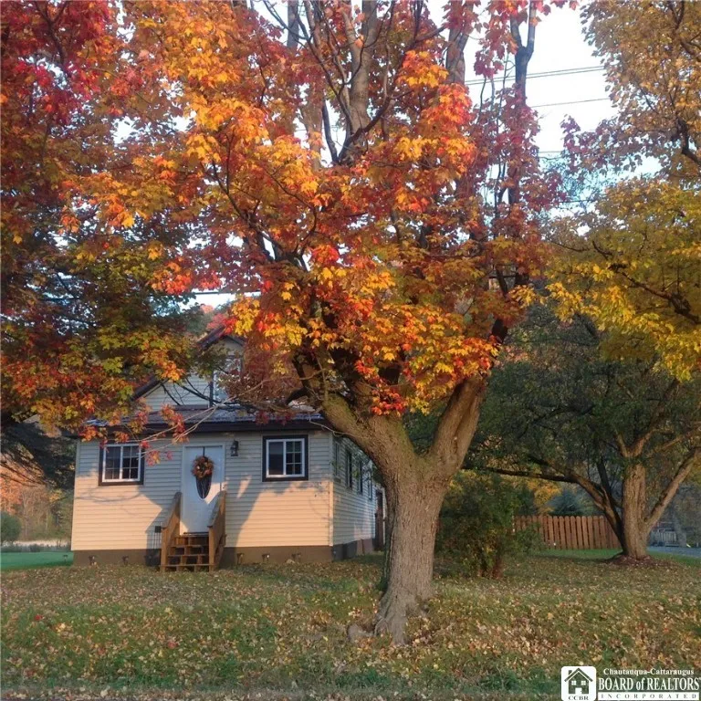 5757 Route 98, Great Valley, New York 14741, Great Valley, New York 14741, 3 Bedrooms Bedrooms, 8 Rooms Rooms,1 BathroomBathrooms,Residential,Closed,5757 Route 98, Great Valley, New York 14741,0,R1613572