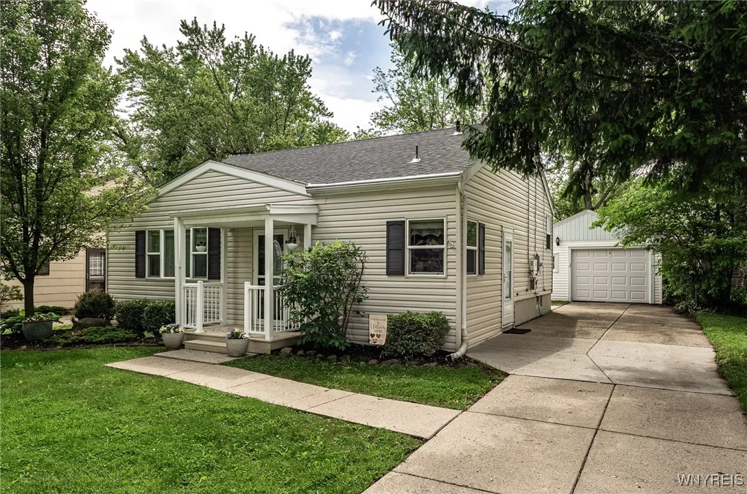 236 Commodore Terrace, Cheektowaga, New York 14225, Cheektowaga, New York 14225, 3 Bedrooms Bedrooms, 5 Rooms Rooms,1 BathroomBathrooms,Residential,Closed,236 Commodore Terrace, Cheektowaga, New York 14225,B1611527
