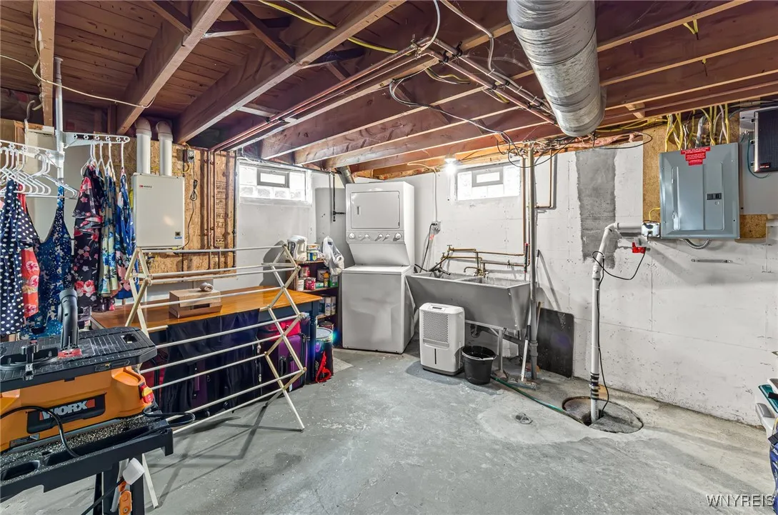 236 Commodore Terrace, Cheektowaga, New York 14225, Cheektowaga, New York 14225, 3 Bedrooms Bedrooms, 5 Rooms Rooms,1 BathroomBathrooms,Residential,Closed,236 Commodore Terrace, Cheektowaga, New York 14225,B1611527