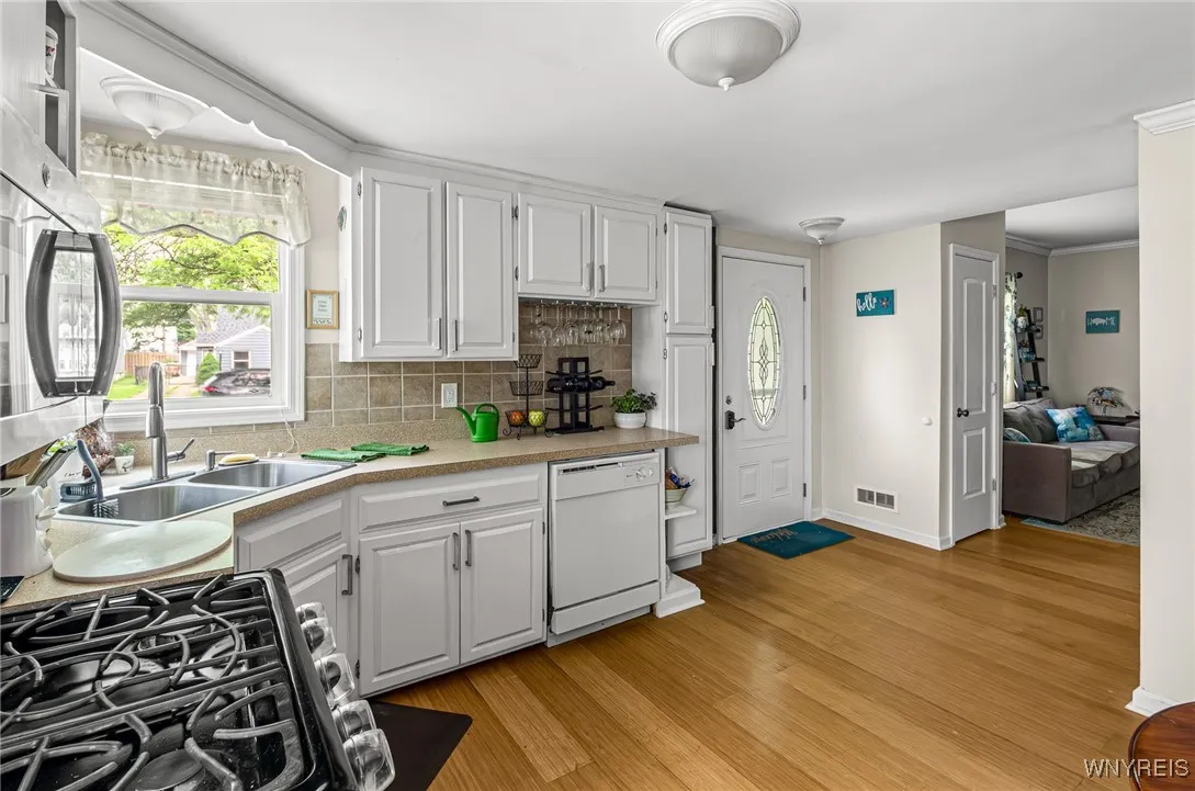 236 Commodore Terrace, Cheektowaga, New York 14225, Cheektowaga, New York 14225, 3 Bedrooms Bedrooms, 5 Rooms Rooms,1 BathroomBathrooms,Residential,Closed,236 Commodore Terrace, Cheektowaga, New York 14225,B1611527