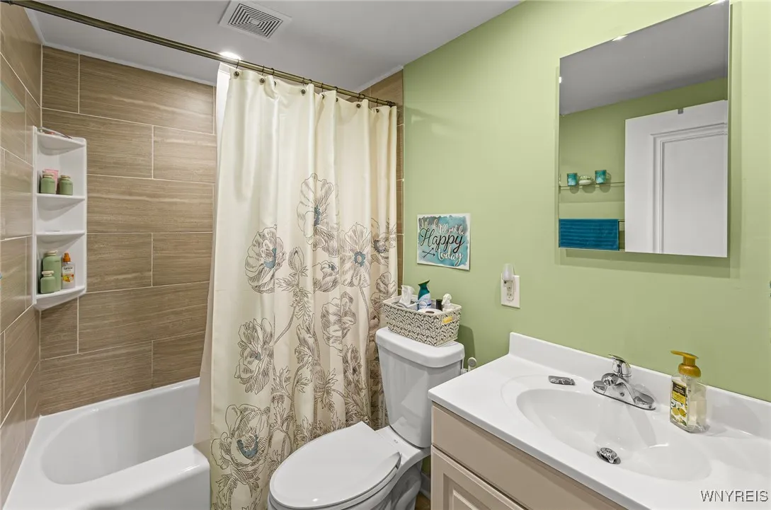 236 Commodore Terrace, Cheektowaga, New York 14225, Cheektowaga, New York 14225, 3 Bedrooms Bedrooms, 5 Rooms Rooms,1 BathroomBathrooms,Residential,Closed,236 Commodore Terrace, Cheektowaga, New York 14225,B1611527