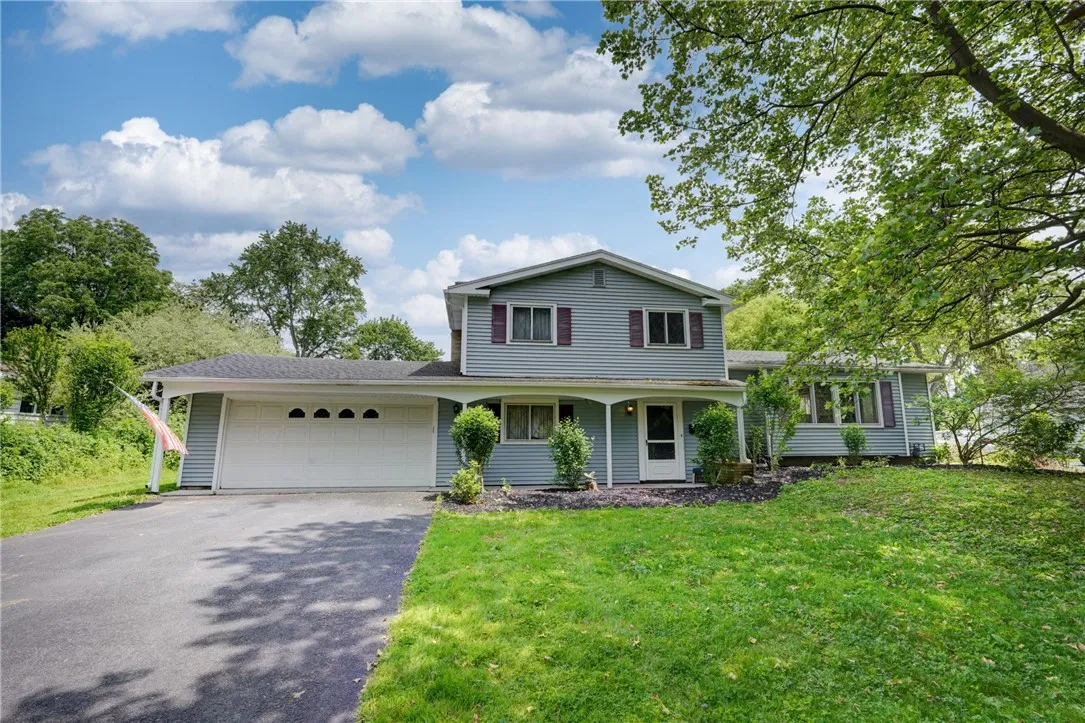 31 Wedgewood Drive, Penfield, New York 14526, Penfield, New York 14526, 3 Bedrooms Bedrooms, 8 Rooms Rooms,1 BathroomBathrooms,Residential,Closed,31 Wedgewood Drive, Penfield, New York 14526,0,R1609427