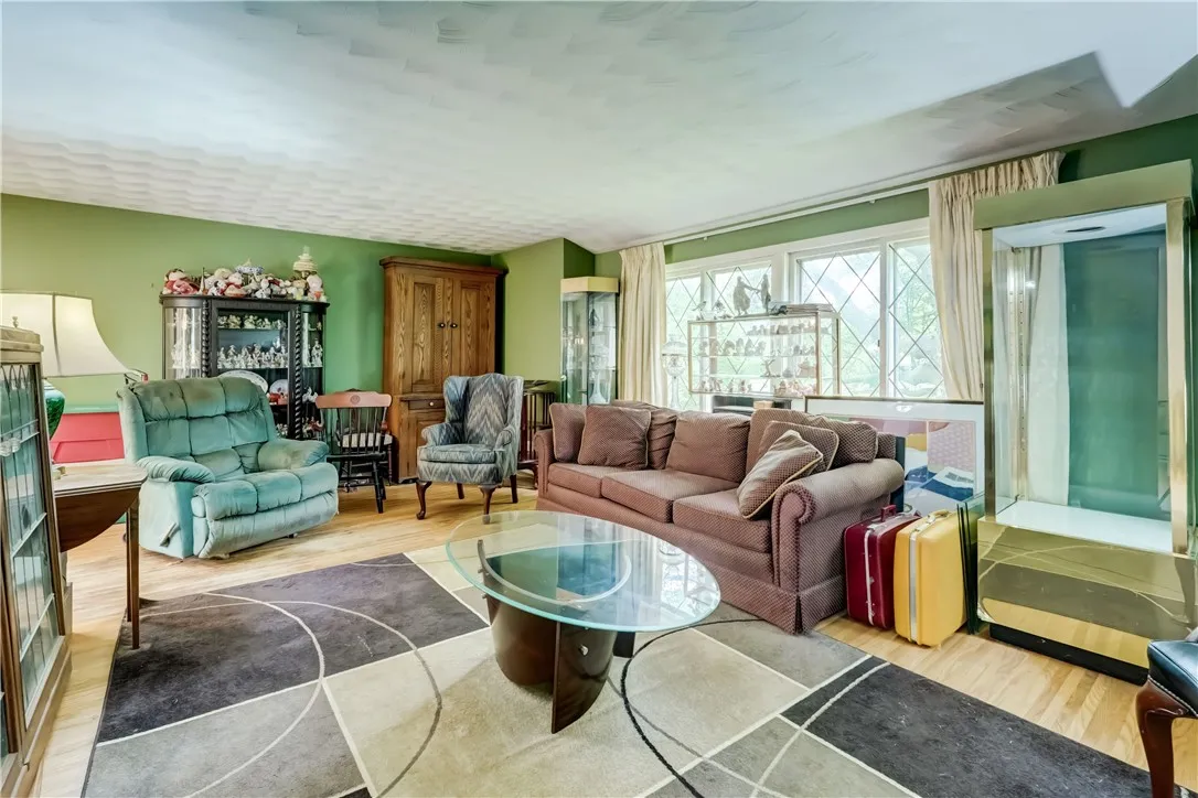 31 Wedgewood Drive, Penfield, New York 14526, Penfield, New York 14526, 3 Bedrooms Bedrooms, 8 Rooms Rooms,1 BathroomBathrooms,Residential,Closed,31 Wedgewood Drive, Penfield, New York 14526,0,R1609427