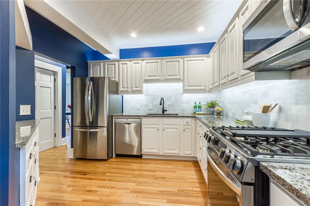 76 West Main Street, Mendon, New York 14472, Mendon, New York 14472, 4 Bedrooms Bedrooms, 8 Rooms Rooms,2 BathroomsBathrooms,Residential,Closed,76 West Main Street, Mendon, New York 14472,0,R1613045