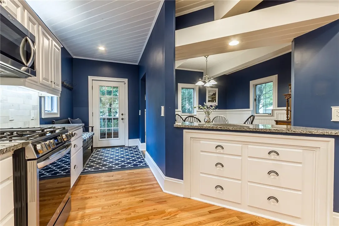 76 West Main Street, Mendon, New York 14472, Mendon, New York 14472, 4 Bedrooms Bedrooms, 8 Rooms Rooms,2 BathroomsBathrooms,Residential,Closed,76 West Main Street, Mendon, New York 14472,0,R1613045