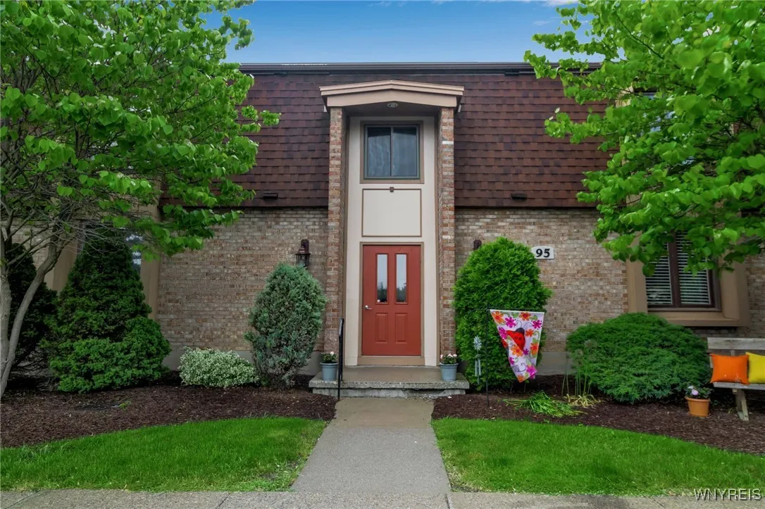 95 Greenwich Drive 2, Amherst, New York 14228, Amherst, New York 14228, 1 Bedroom Bedrooms, 5 Rooms Rooms,1 BathroomBathrooms,Residential,Closed,95 Greenwich Drive 2, Amherst, New York 14228,0,B1613773