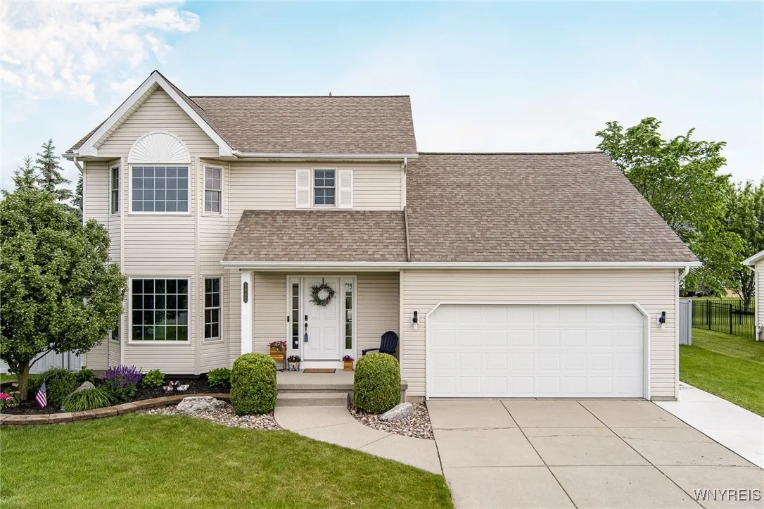 8902 Michael Douglas Drive, Clarence, New York 140, Clarence, New York 14032, 3 Bedrooms Bedrooms, 6 Rooms Rooms,2 BathroomsBathrooms,Residential,Closed,8902 Michael Douglas Drive, Clarence, New York 140,B1613758