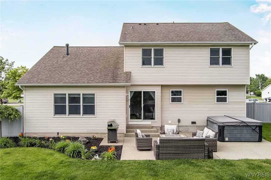 8902 Michael Douglas Drive, Clarence, New York 140, Clarence, New York 14032, 3 Bedrooms Bedrooms, 6 Rooms Rooms,2 BathroomsBathrooms,Residential,Closed,8902 Michael Douglas Drive, Clarence, New York 140,B1613758