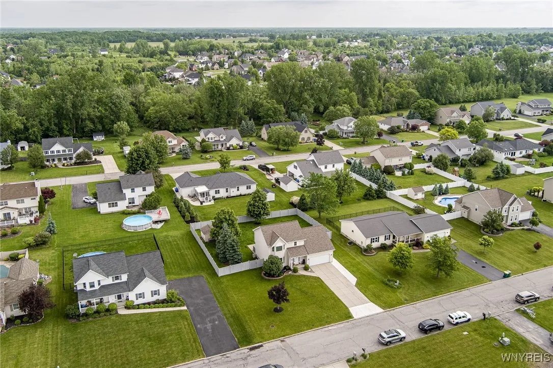 8902 Michael Douglas Drive, Clarence, New York 140, Clarence, New York 14032, 3 Bedrooms Bedrooms, 6 Rooms Rooms,2 BathroomsBathrooms,Residential,Closed,8902 Michael Douglas Drive, Clarence, New York 140,B1613758