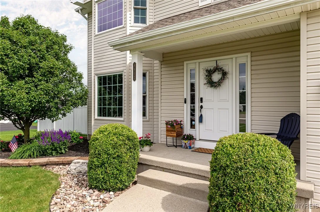 8902 Michael Douglas Drive, Clarence, New York 140, Clarence, New York 14032, 3 Bedrooms Bedrooms, 6 Rooms Rooms,2 BathroomsBathrooms,Residential,Closed,8902 Michael Douglas Drive, Clarence, New York 140,B1613758