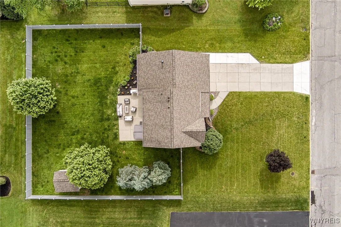 8902 Michael Douglas Drive, Clarence, New York 140, Clarence, New York 14032, 3 Bedrooms Bedrooms, 6 Rooms Rooms,2 BathroomsBathrooms,Residential,Closed,8902 Michael Douglas Drive, Clarence, New York 140,B1613758