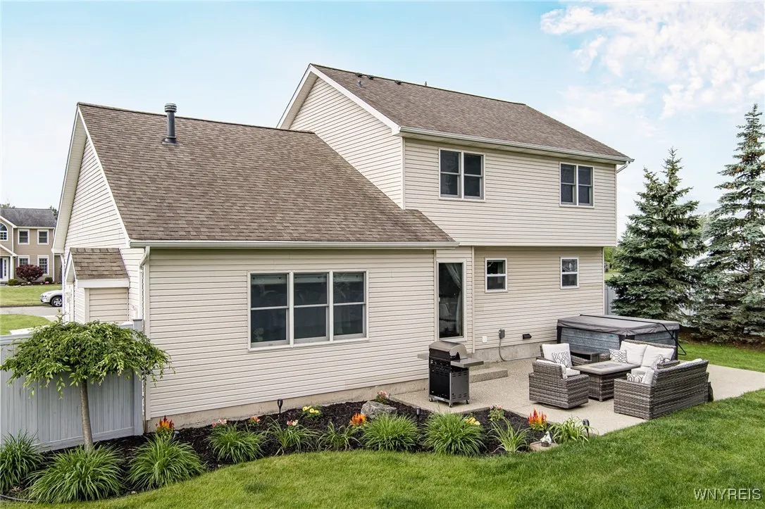 8902 Michael Douglas Drive, Clarence, New York 140, Clarence, New York 14032, 3 Bedrooms Bedrooms, 6 Rooms Rooms,2 BathroomsBathrooms,Residential,Closed,8902 Michael Douglas Drive, Clarence, New York 140,B1613758