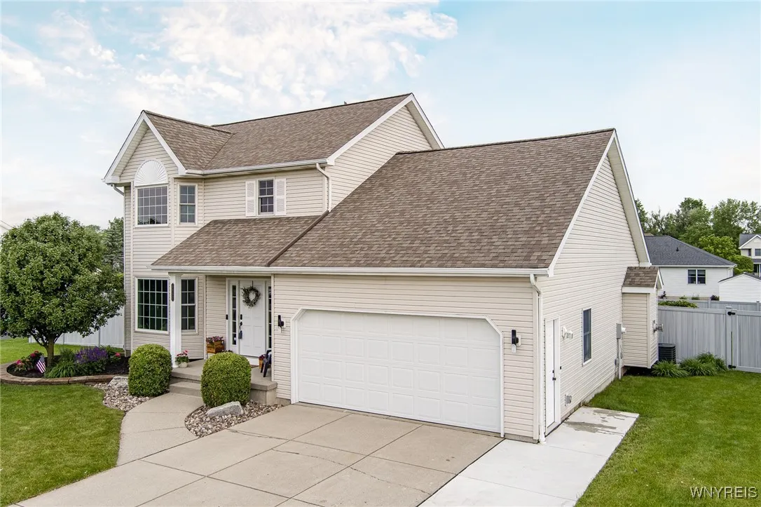 8902 Michael Douglas Drive, Clarence, New York 140, Clarence, New York 14032, 3 Bedrooms Bedrooms, 6 Rooms Rooms,2 BathroomsBathrooms,Residential,Closed,8902 Michael Douglas Drive, Clarence, New York 140,B1613758