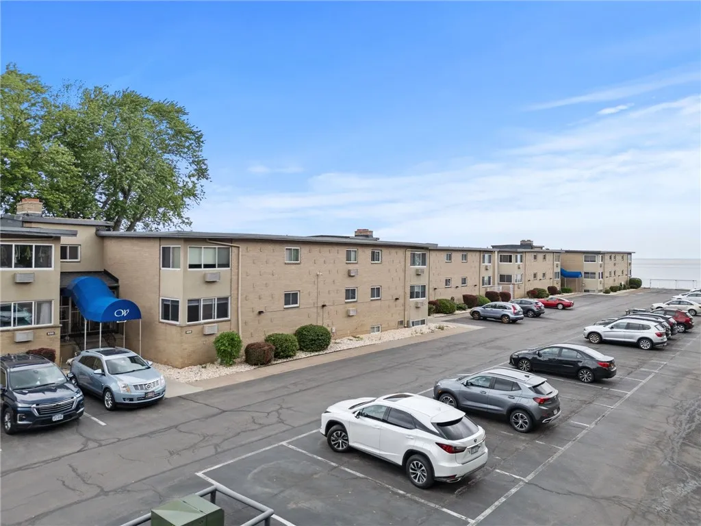 406 Westage At The Harbor, Irondequoit, New York 1, Irondequoit, New York 14617, 2 Bedrooms Bedrooms, 5 Rooms Rooms,1 BathroomBathrooms,Residential,Closed,406 Westage At The Harbor, Irondequoit, New York 1,R1611577