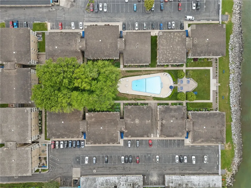 406 Westage At The Harbor, Irondequoit, New York 1, Irondequoit, New York 14617, 2 Bedrooms Bedrooms, 5 Rooms Rooms,1 BathroomBathrooms,Residential,Closed,406 Westage At The Harbor, Irondequoit, New York 1,R1611577