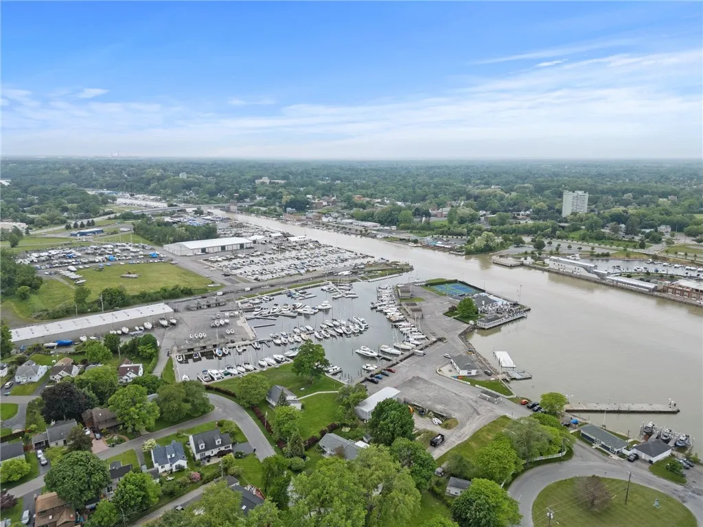 406 Westage At The Harbor, Irondequoit, New York 1, Irondequoit, New York 14617, 2 Bedrooms Bedrooms, 5 Rooms Rooms,1 BathroomBathrooms,Residential,Closed,406 Westage At The Harbor, Irondequoit, New York 1,R1611577