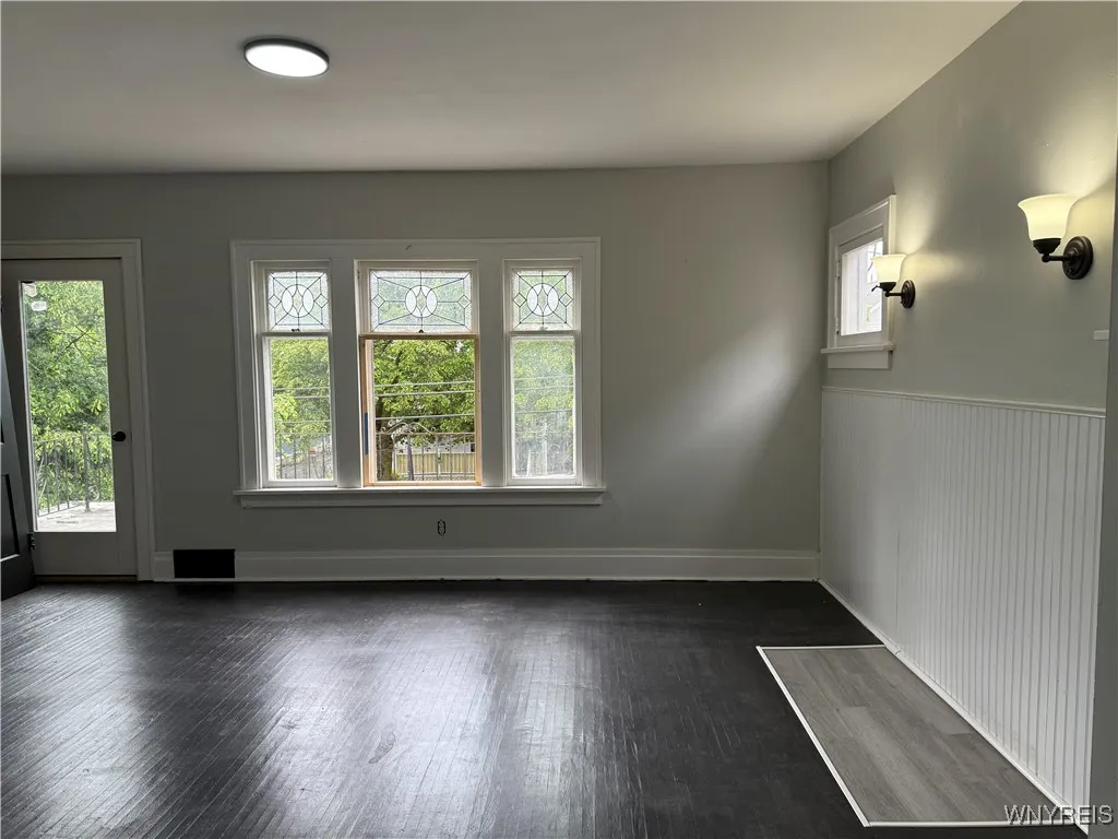711 West Avenue, Buffalo, New York 14213, Buffalo, New York 14213, 6 Bedrooms Bedrooms, ,2 BathroomsBathrooms,Residential,Closed,711 West Avenue, Buffalo, New York 14213,0,B1613162