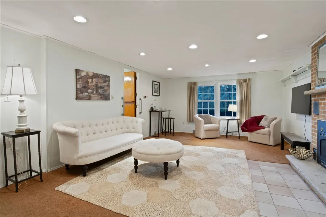 28 Angean Drive, Penfield, New York 14580, Penfield, New York 14580, 4 Bedrooms Bedrooms, 8 Rooms Rooms,1 BathroomBathrooms,Residential,Closed,28 Angean Drive, Penfield, New York 14580,R1606338