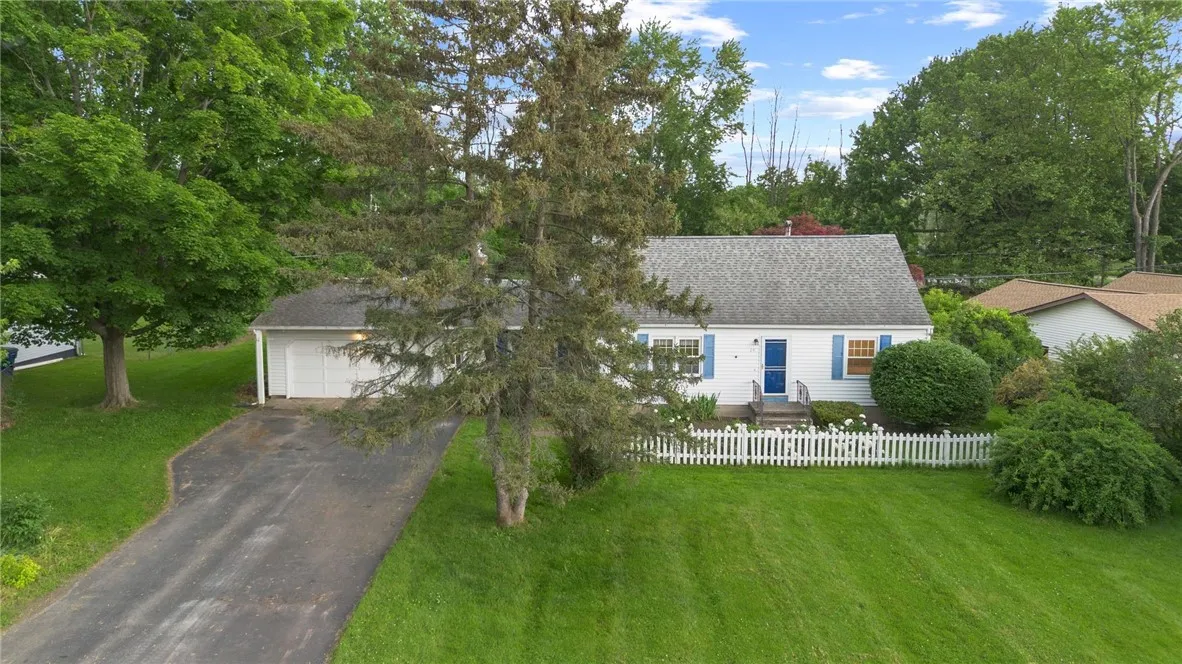 28 Angean Drive, Penfield, New York 14580, Penfield, New York 14580, 4 Bedrooms Bedrooms, 8 Rooms Rooms,1 BathroomBathrooms,Residential,Closed,28 Angean Drive, Penfield, New York 14580,R1606338
