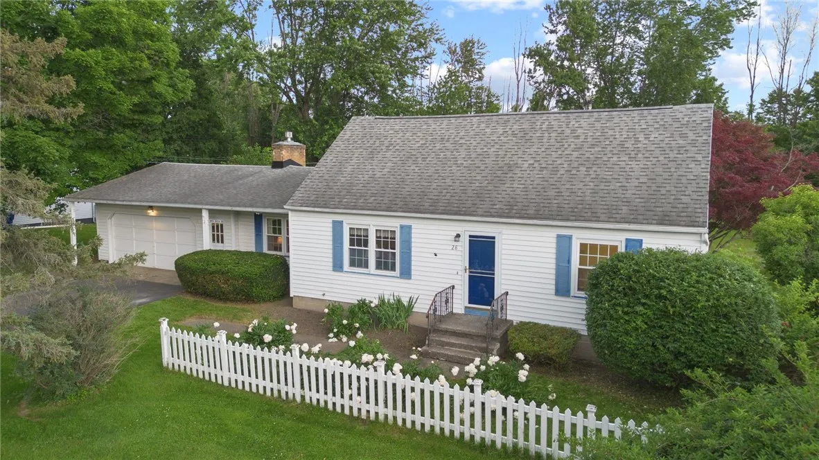 28 Angean Drive, Penfield, New York 14580, Penfield, New York 14580, 4 Bedrooms Bedrooms, 8 Rooms Rooms,1 BathroomBathrooms,Residential,Closed,28 Angean Drive, Penfield, New York 14580,R1606338