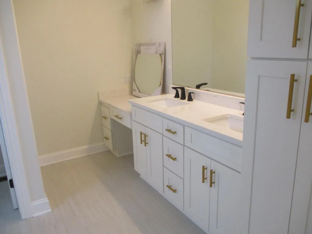 6 Royal Court, Horseheads, New York 14845, Horseheads, New York 14845, 3 Bedrooms Bedrooms, 8 Rooms Rooms,2 BathroomsBathrooms,Residential,Closed,6 Royal Court, Horseheads, New York 14845,R1613932