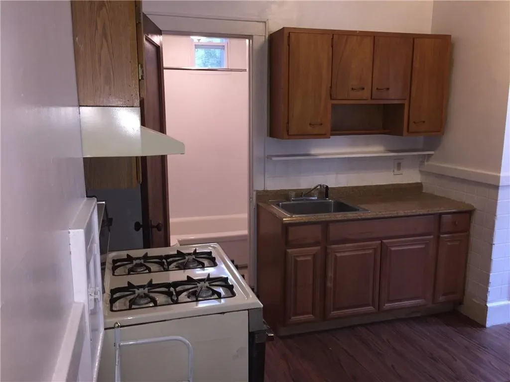 1420-1426 Lake Avenue, Rochester, New York 14615, Rochester, New York 14615, 6 Bedrooms Bedrooms, ,5 BathroomsBathrooms,Residential,Closed,1420-1426 Lake Avenue, Rochester, New York 14615,0,R1613935
