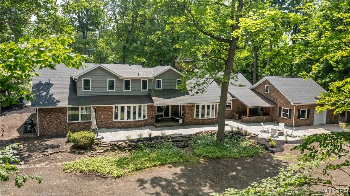 9800 Hollingson Road, Clarence, New York 14031, Clarence, New York 14031, 5 Bedrooms Bedrooms, 10 Rooms Rooms,3 BathroomsBathrooms,Residential,For Sale,9800 Hollingson Road, Clarence, New York 14031,B1613476