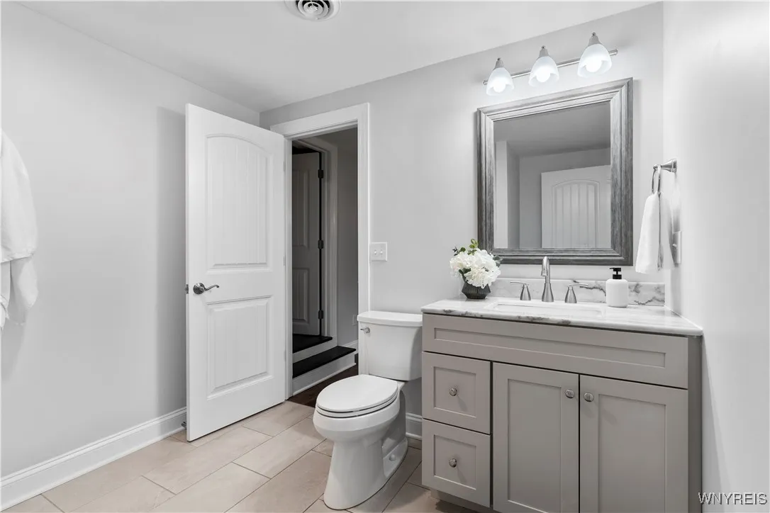 2nd floor full bath for bedrooms 3 & 4