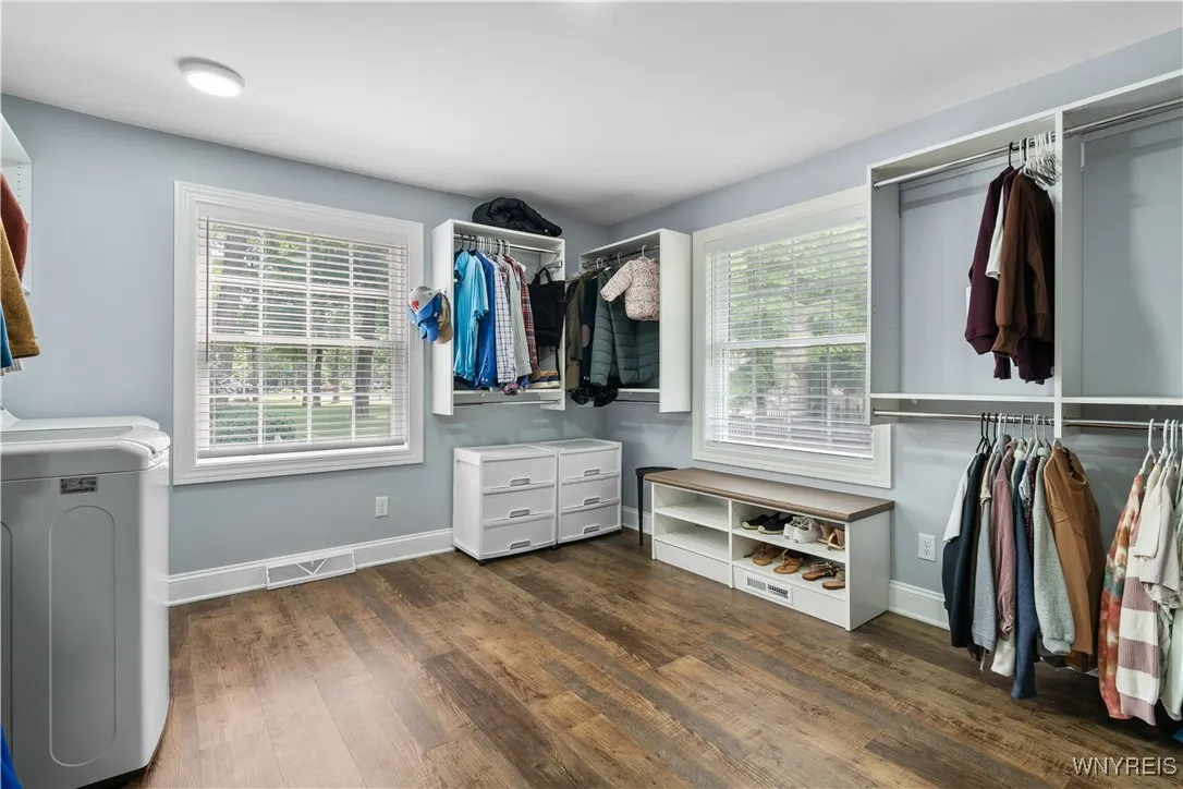 1st floor dressing room & laundry room