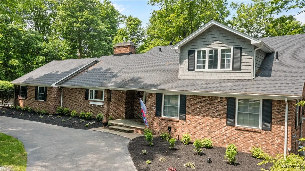 9800 Hollingson Road, Clarence, New York 14031, Clarence, New York 14031, 5 Bedrooms Bedrooms, 10 Rooms Rooms,3 BathroomsBathrooms,Residential,For Sale,9800 Hollingson Road, Clarence, New York 14031,B1613476