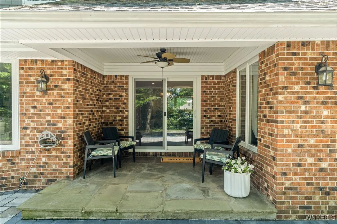 Sliding doors from dining area