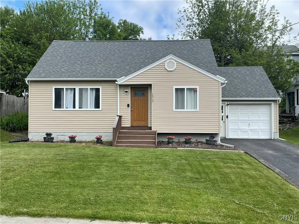 1515 Sunnycrest Road, Syracuse, New York 13206, Syracuse, New York 13206, 3 Bedrooms Bedrooms, 7 Rooms Rooms,2 BathroomsBathrooms,Residential,Closed,1515 Sunnycrest Road, Syracuse, New York 13206,S1614002