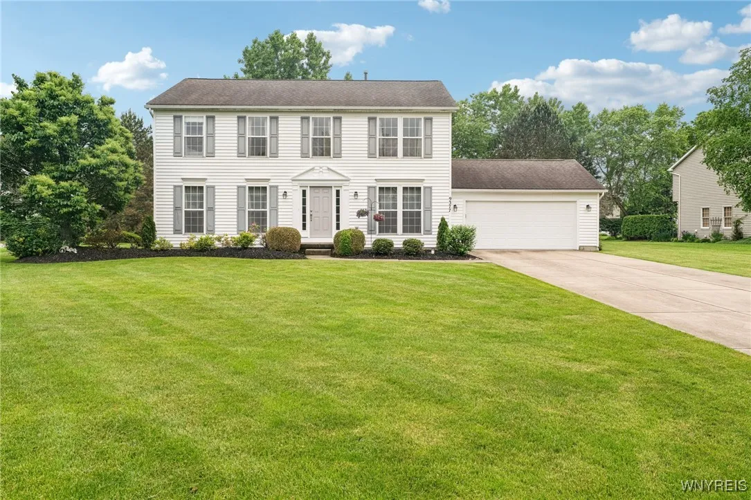 9377 Juniper Place, Clarence, New York 14032, Clarence, New York 14032, 4 Bedrooms Bedrooms, 8 Rooms Rooms,2 BathroomsBathrooms,Residential,Closed,9377 Juniper Place, Clarence, New York 14032,B1610766