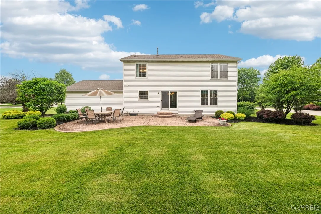 9377 Juniper Place, Clarence, New York 14032, Clarence, New York 14032, 4 Bedrooms Bedrooms, 8 Rooms Rooms,2 BathroomsBathrooms,Residential,Closed,9377 Juniper Place, Clarence, New York 14032,B1610766