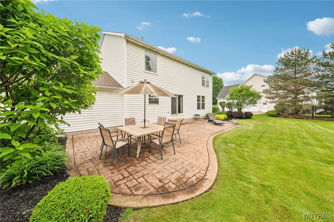9377 Juniper Place, Clarence, New York 14032, Clarence, New York 14032, 4 Bedrooms Bedrooms, 8 Rooms Rooms,2 BathroomsBathrooms,Residential,Closed,9377 Juniper Place, Clarence, New York 14032,B1610766