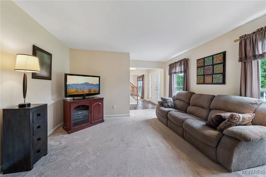 9377 Juniper Place, Clarence, New York 14032, Clarence, New York 14032, 4 Bedrooms Bedrooms, 8 Rooms Rooms,2 BathroomsBathrooms,Residential,Closed,9377 Juniper Place, Clarence, New York 14032,B1610766