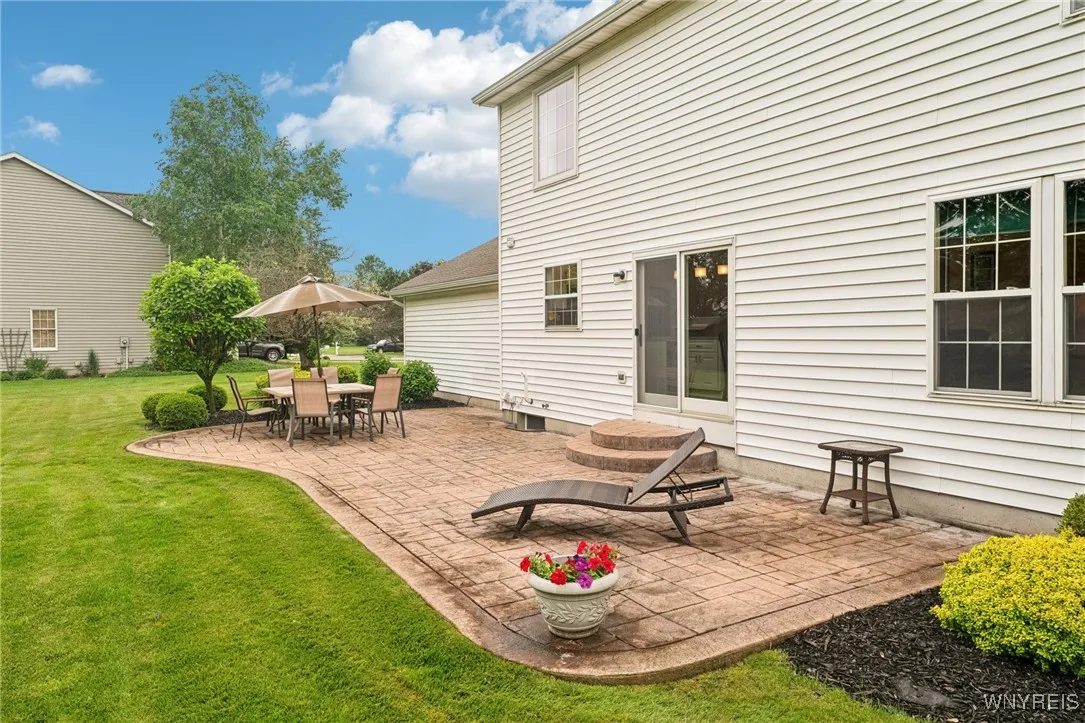 9377 Juniper Place, Clarence, New York 14032, Clarence, New York 14032, 4 Bedrooms Bedrooms, 8 Rooms Rooms,2 BathroomsBathrooms,Residential,Closed,9377 Juniper Place, Clarence, New York 14032,B1610766