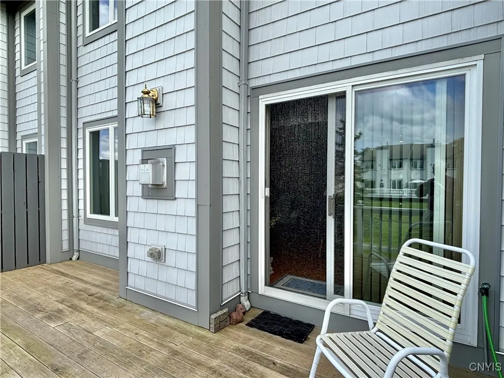 Deck.