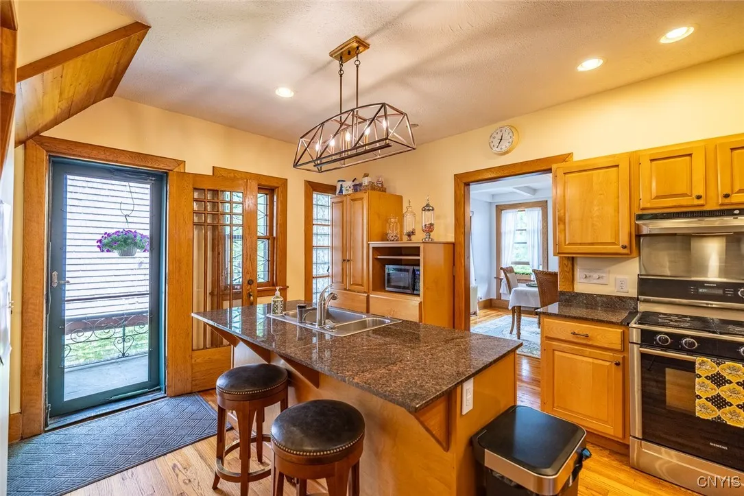 107 Summit Avenue, Syracuse, New York 13207, Syracuse, New York 13207, 6 Bedrooms Bedrooms, 12 Rooms Rooms,3 BathroomsBathrooms,Residential,Closed,107 Summit Avenue, Syracuse, New York 13207,0,S1613228