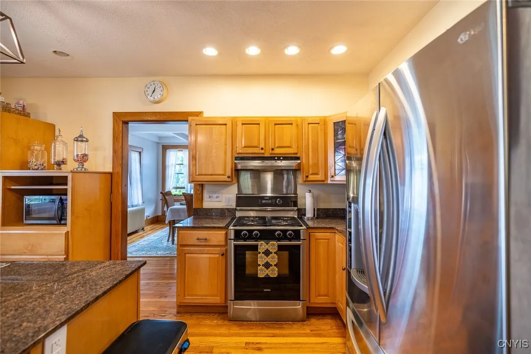 107 Summit Avenue, Syracuse, New York 13207, Syracuse, New York 13207, 6 Bedrooms Bedrooms, 12 Rooms Rooms,3 BathroomsBathrooms,Residential,Closed,107 Summit Avenue, Syracuse, New York 13207,0,S1613228