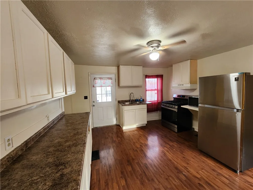 71 Hopkins Street, Mount Morris, New York 14510, Mt Morris, New York 14510, 2 Bedrooms Bedrooms, 5 Rooms Rooms,1 BathroomBathrooms,Residential,Closed,71 Hopkins Street, Mount Morris, New York 14510,0,R1612242