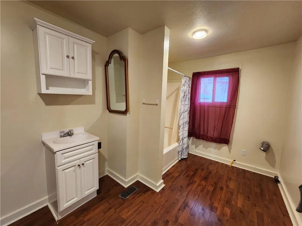 71 Hopkins Street, Mount Morris, New York 14510, Mt Morris, New York 14510, 2 Bedrooms Bedrooms, 5 Rooms Rooms,1 BathroomBathrooms,Residential,Closed,71 Hopkins Street, Mount Morris, New York 14510,0,R1612242