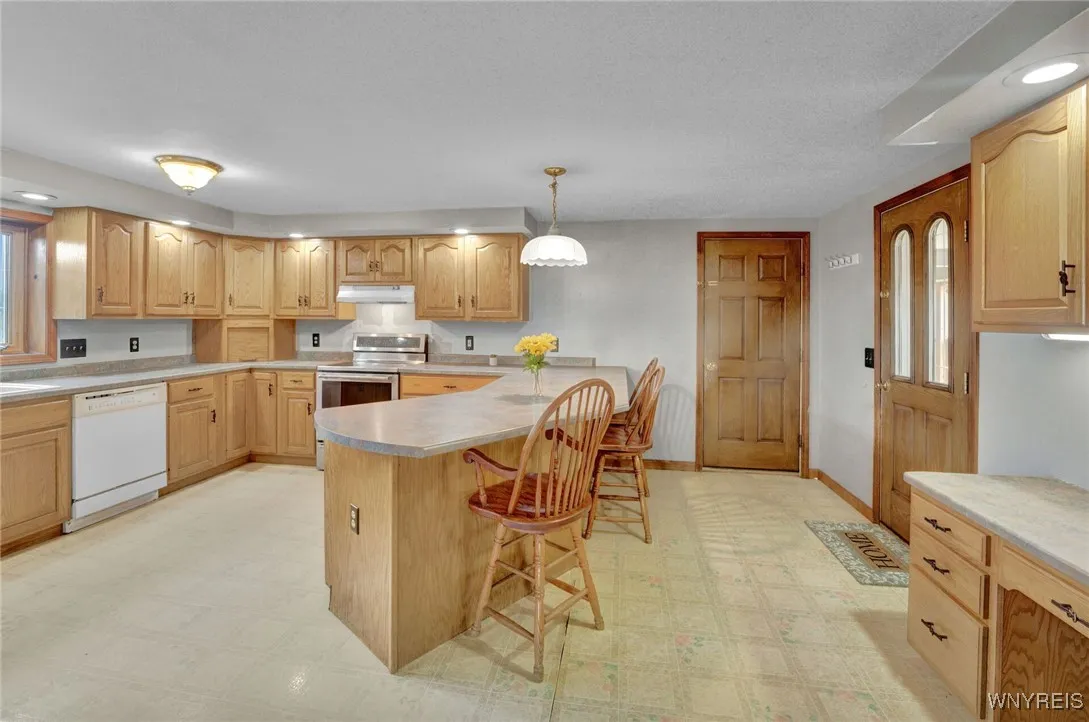 3271 Route 78, Wethersfield, New York 14024, Wethersfield, New York 14024, 4 Bedrooms Bedrooms, 7 Rooms Rooms,2 BathroomsBathrooms,Residential,Closed,3271 Route 78, Wethersfield, New York 14024,0,B1613664